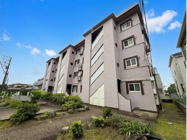 大規模修繕工事を実施済みの綺麗な外観 落ち着いた住環境です