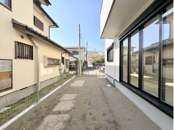 色々な使い方が楽しめる裏庭