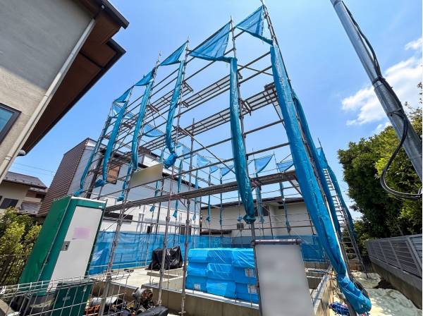 温かな陽光がオープンエア空間に広がり気持ちがよさそう！