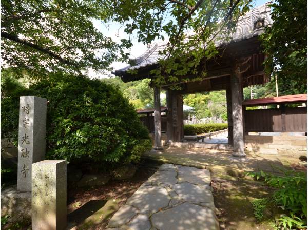 光触寺まで徒歩11分（約850m）