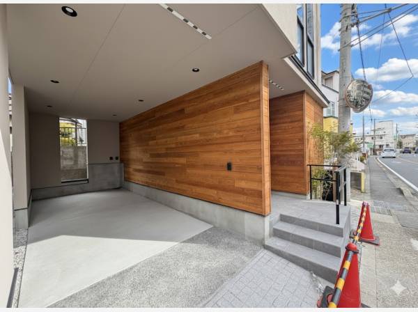 雨の日にも嬉しいインナーガレージ