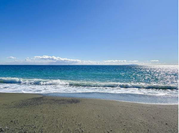 海辺の暮らし。湘南発祥の地「大磯」で。（約400m）