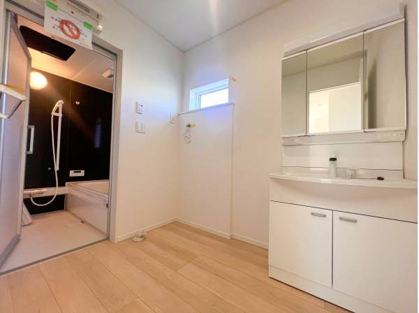 シンプルな洗面スペース