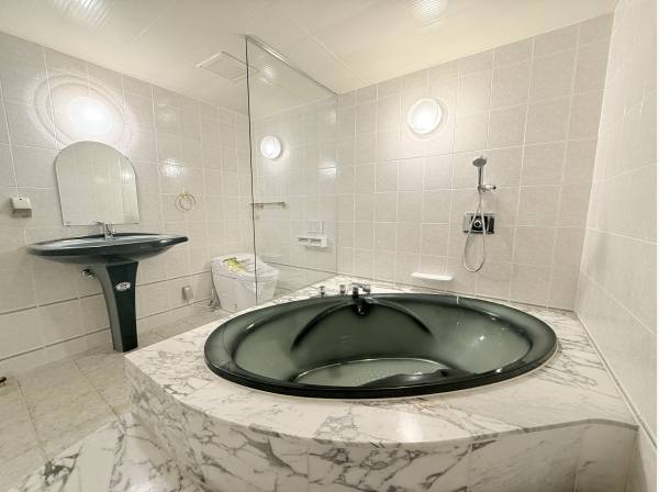 室内ジャグジーバス