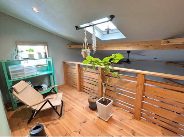 直線と素材感で魅せる、機能美あふれる平屋スタイル