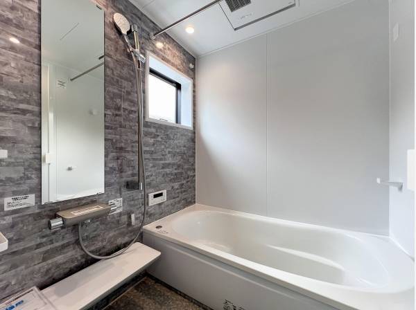 モザイクタイルがおしゃれなバスルーム