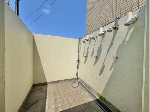 外シャワー完備です