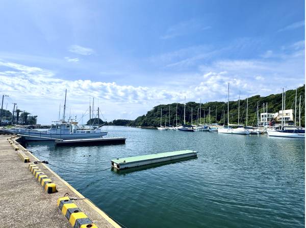 諸磯湾まで約200m/徒歩3分