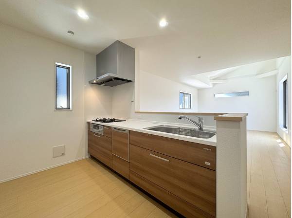 家族とのコミュニケーションが弾む対面式キッチン