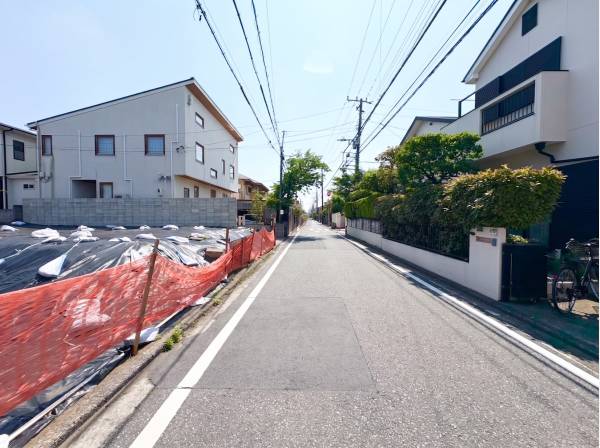 前面道路は約5.1ｍの広さがございます。