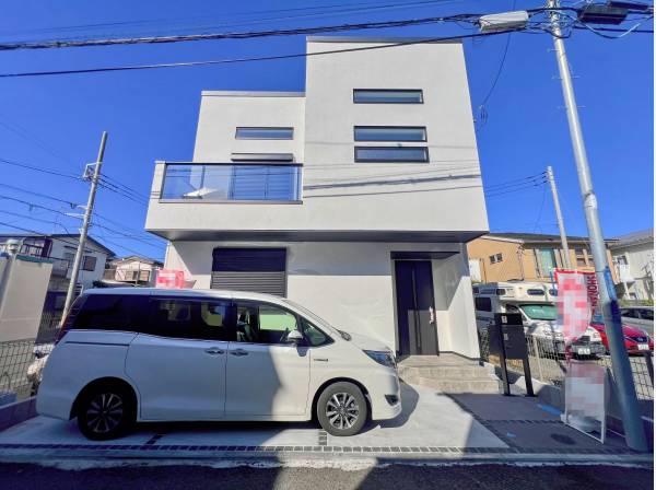 四角いイメージの外観