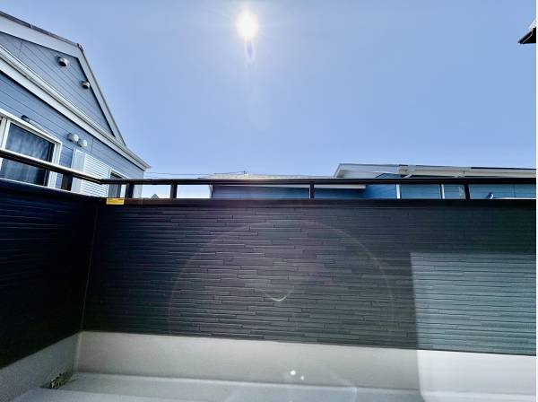 バルコニーの日当たりも良好です。