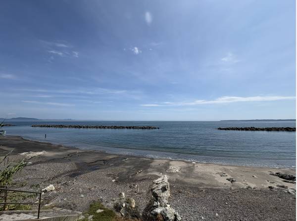 歩いて徒歩5分で野比海岸です。もちろん釣りもできます！