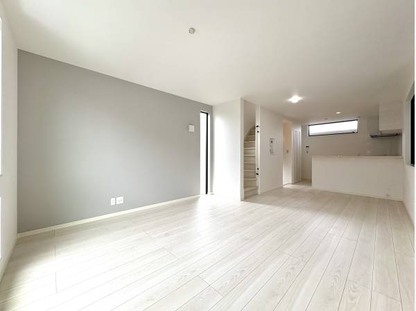 開放的なLDK、リビングには床暖房