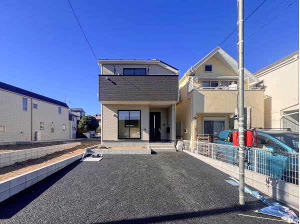 お車は並列で2台駐車可能