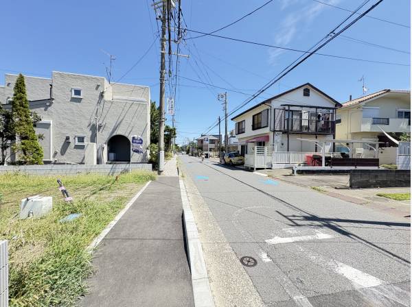 南東側約7.1Ｍの前面道路（公道）です