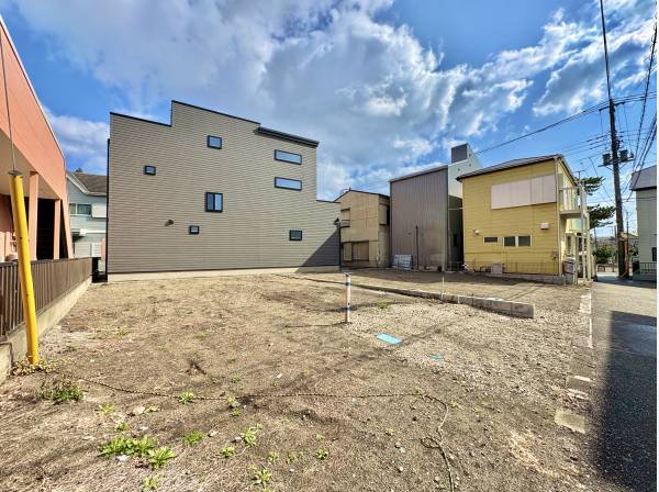 近隣商業地域ですので、敷地を十分に活用できます。