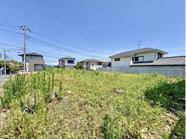 敷地内、北西側から南東に向かって撮影