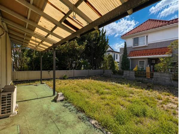 開放的な敷地と隣地距離、ゆとりある暮らしの基盤。