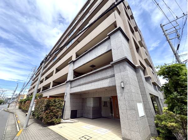 マンション外観です。大船駅徒歩12分