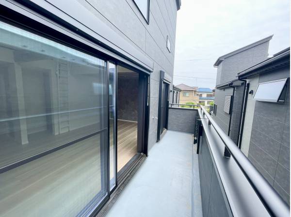 LDK横にバルコニーがございます