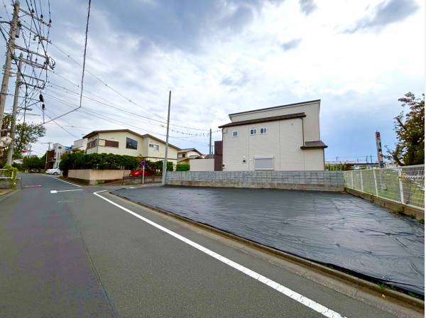 3方角地のような開放感あるロケーション！