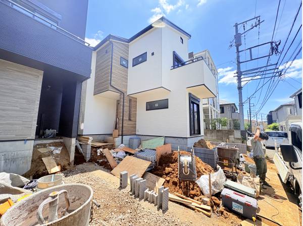 外構完了後、カースペース1台予定です