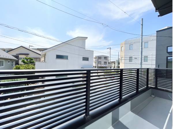 南西向きで明るいバルコニー