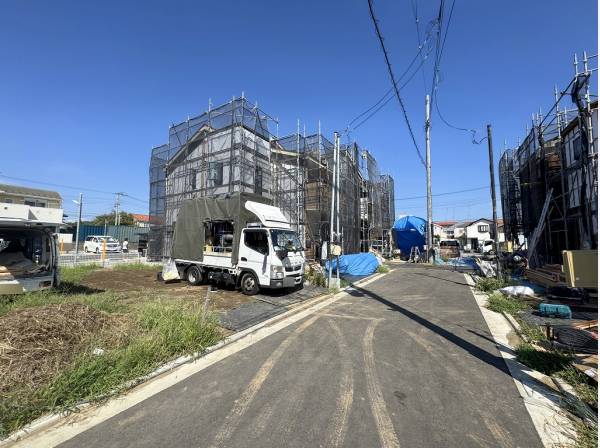 通り抜けがないためとても静かで落ち着いた住環境です