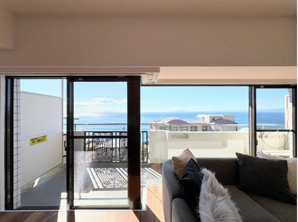 窓から見える景色は絵画のよう