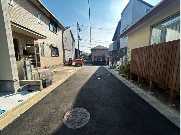 前面道路は約4.5m御座います。