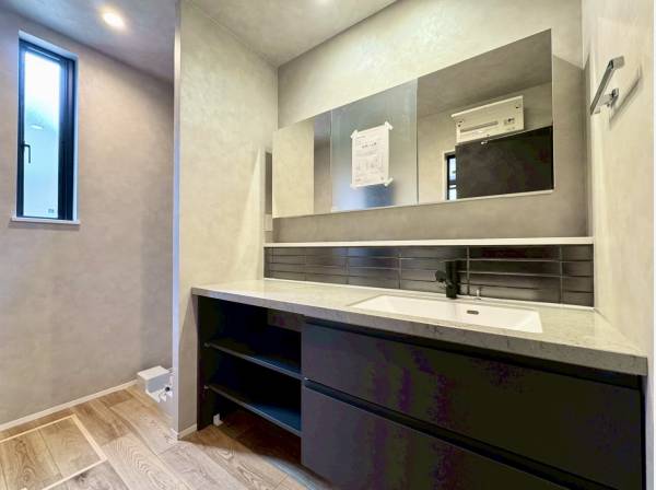 ワイドな洗面スペース！