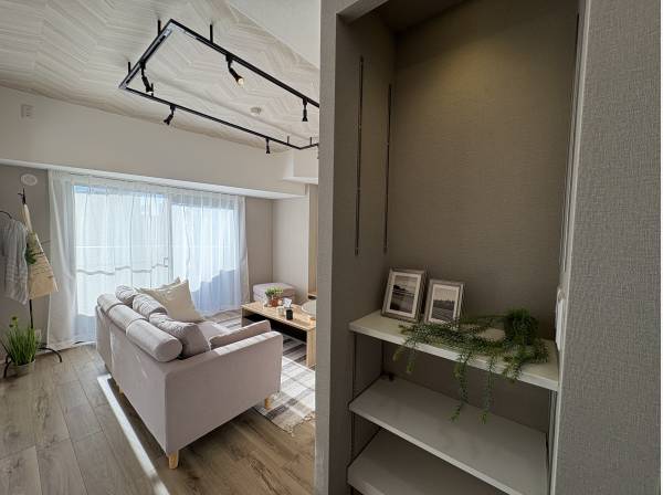 キッチン脇から見ています