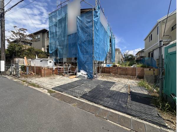 カースペース3台駐車可能