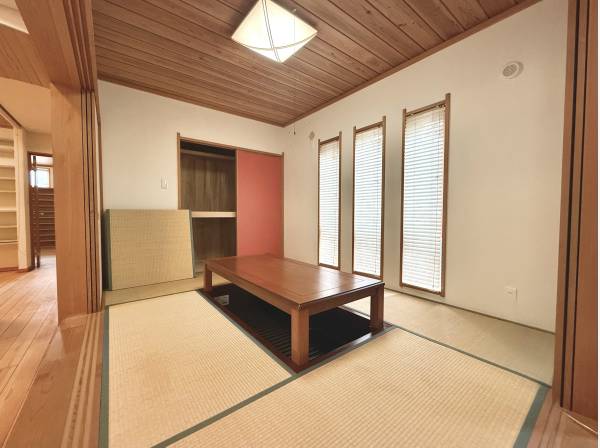 堀りごたつ付きの和室！冬はご家族みんなで暖かく団らんできます