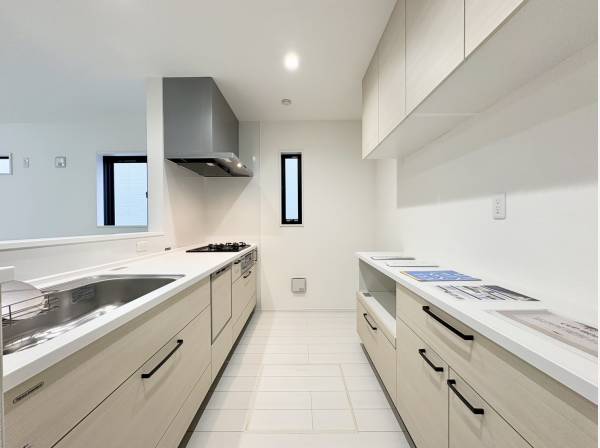 キッチンスペース　カップボード付き♪