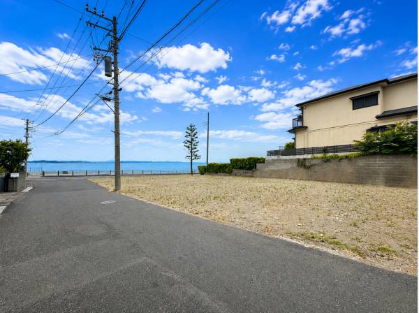 用途地域は第2種住居地域。建蔽率60%・容積率200%。