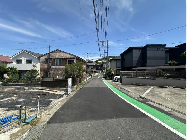 前面道路は幅員約5.62ｍと広々