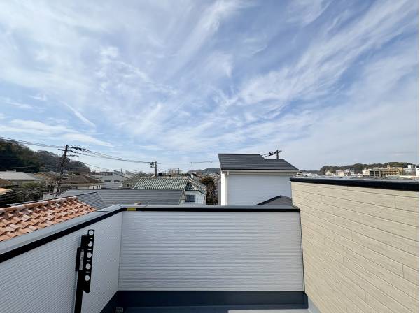 休日に日光浴や天体観測も