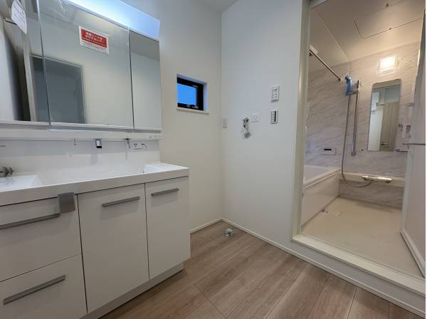 サニタリールームも快適。