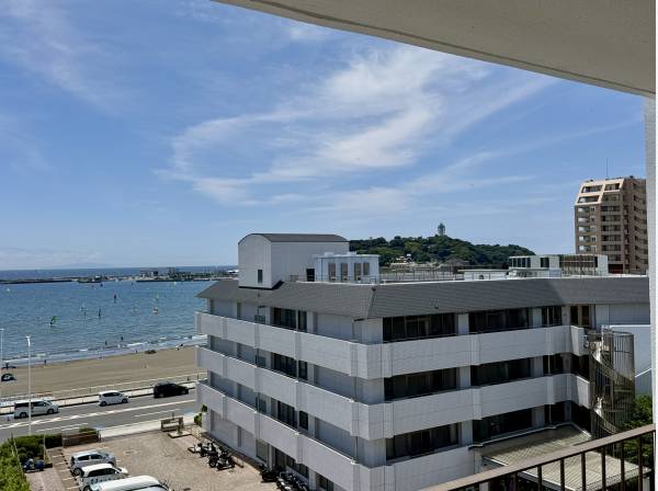 江ノ島もしっかり！花火もバルコニーから楽しめますね