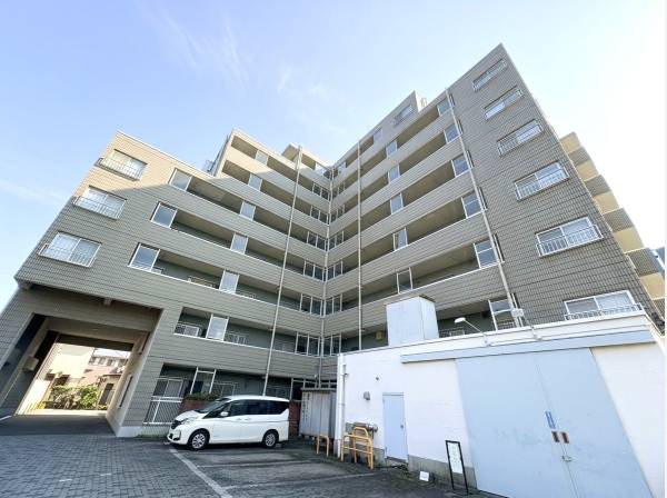 鵠沼海岸まで徒歩7分（約560ｍ）！サーフィンや海辺の散歩を気軽に楽しめます。