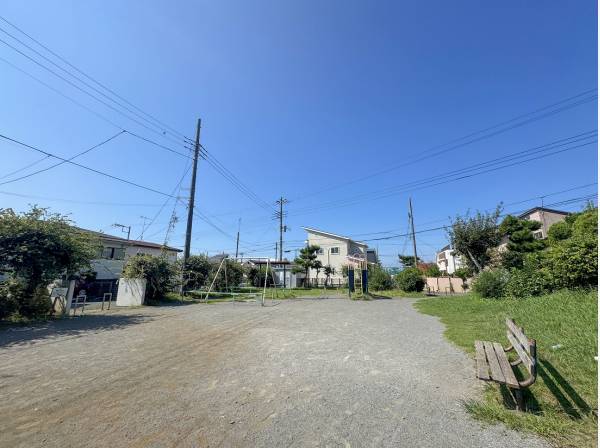 富士見町公園まで徒歩1分 (約30ｍ)