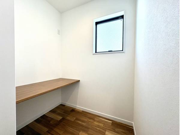 書斎スペースも完備です。