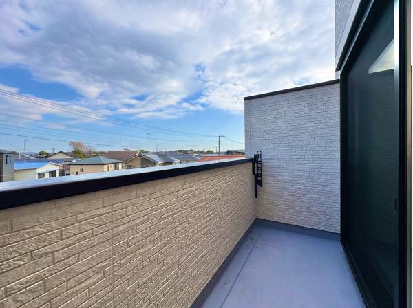 バルコニーからは辻堂の街並みが見渡せます。