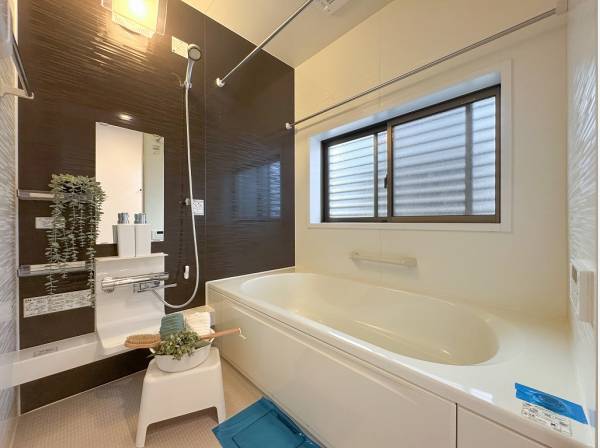 玄関の近くにバスルームがあるのも海街ならでは