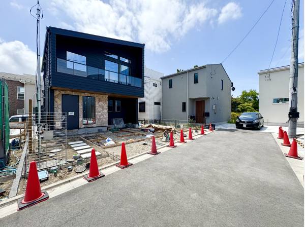 前面道路も綺麗かつゆとりがございます！
