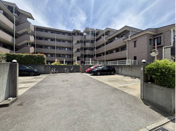 マンション外観です。
