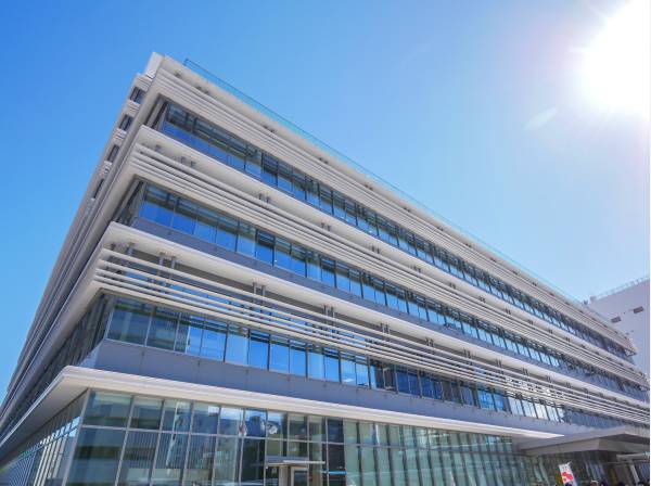 藤沢市役所まで徒歩10分（約800ｍ）