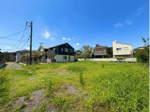 青空の下に広がる東海岸南の売地。